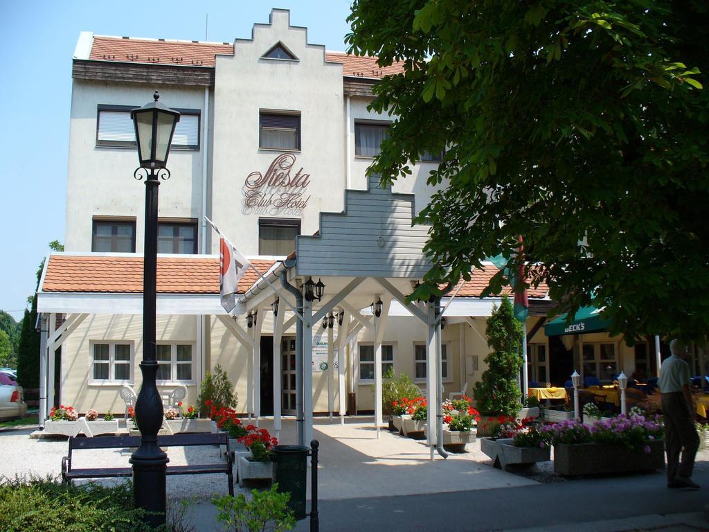 Siesta Club Hotel Harkány Exterior foto