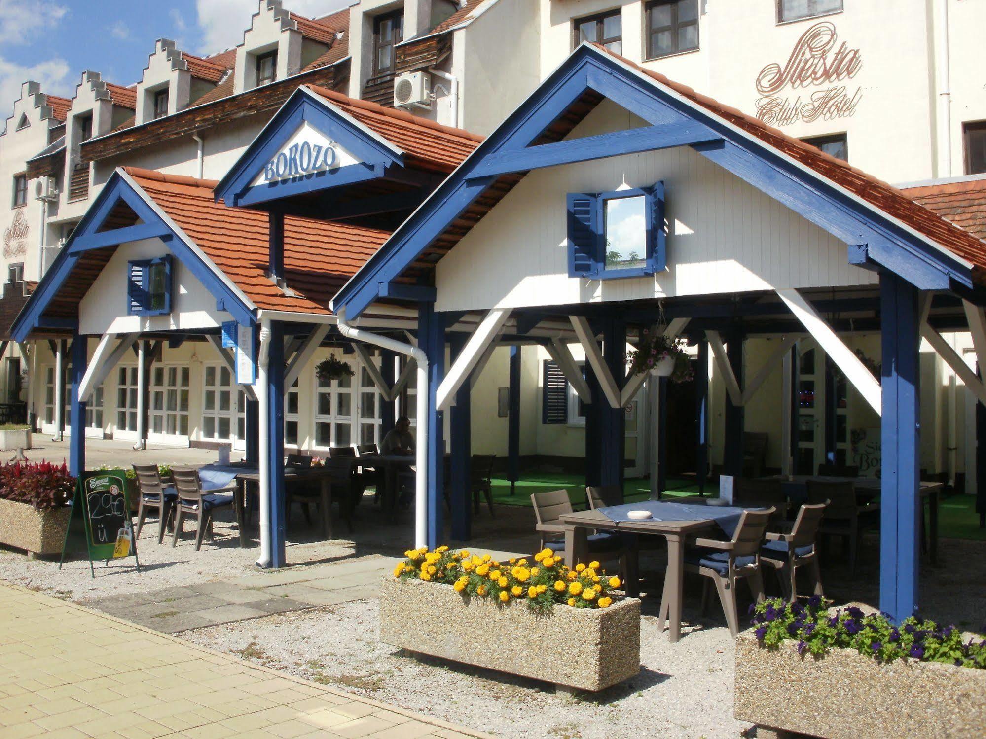 Siesta Club Hotel Harkány Exterior foto