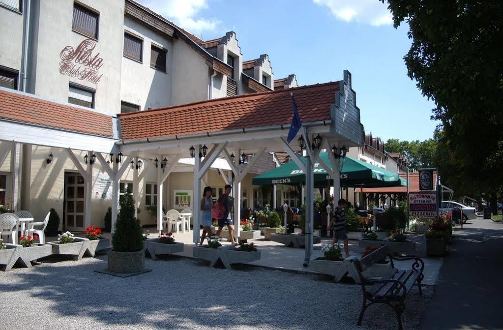 Siesta Club Hotel Harkány Exterior foto